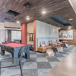 Peaceful Suite With Full Amenities And Uh Nearby