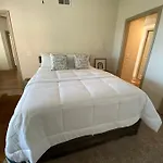 Bright & Modern Galleria Suite! 5 Star Location, Self Check In & Free Parking