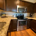 Bright & Modern Galleria Suite! 5 Star Location, Self Check In & Free Parking