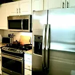 Roomy Downtown Abode