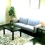 Roomy Downtown Abode