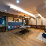 Spacious Luxury Unit Located In Downtown Houston!