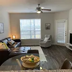 Newly Furnished 1Br Apartment W/ Hermann Park View