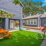 Mid-Century Mod-Pad @ East Downtown