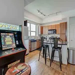 Private Great 2Bedroom, 2Bath Condo With Great View!!