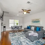 Universal Apartment At East Downtown