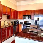 Immaculate 28Th Floor High Rise Vacation 1 Bedroom Unit