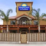 Days Inn & Suites by Wyndham Houston North Spring