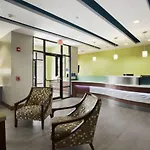 Days Inn & Suites by Wyndham Houston North Spring
