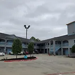 Haven Inn & Suites Willowbrook (Adults Only)