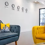 Cute Cozy House Close To Major Sporting Events And Restaurants