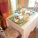 Robin\'S Nest B&B