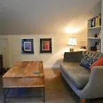 Treehouse Attic Unit In Historical Montrose