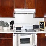 Chic Boho Cottage -Self Check In, Fully Furnished, & Free Parking