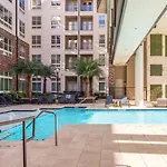 Frontdesk 5755 Hermann Park Apts Downtown Houston
