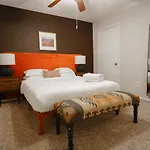 Wanderjaunt - The Place At Greenway Apartments