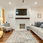 La Casita Blanca