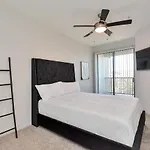 Noir Oasis 5 Mins Away From Texas Medical Center