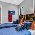 Modern, Houston Inspired House With Best Views Of Downtown! - Less Than 1 Mile To Eado Midtown Bars Home