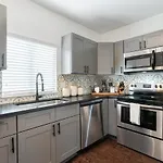 Abode Houston - Montrose Downtown