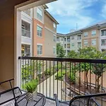 Inviting 2Br - Gym, Pool, Biz Center & Free Parking! Walk 2 Nrg Stadium! Near Med Ctr, Galleria, & Rice Village