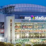 Inviting 2Br - Gym, Pool, Biz Center & Free Parking! Walk 2 Nrg Stadium! Near Med Ctr, Galleria, & Rice Village