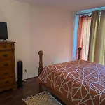 Leelez Place