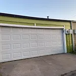 Leelez Place