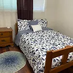 Leelez Place