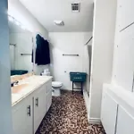 Cozy Private Bed & Bath Near Medical Center, Galleria And Dt