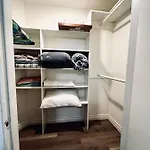 Cozy Private Bed & Bath Near Medical Center, Galleria And Dt