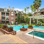 Smoke Free Amazing Spacious 2 Beds 2 Baths Modern Living