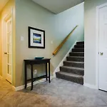 Walk To Bars And Restaurants, 2 Mi From Stadiums And Theaters, Great For Groups