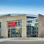 Haus Of Colours - 7 Beds - Grb - Downtown
