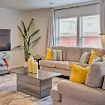 3 Bedroom 2.5 Bath With Home Office