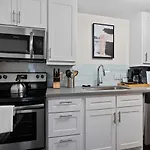 Abode Houston - Norfolk