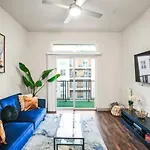 Luxury Apartment Close To Everything W Free Parking 5