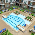 Downtown Hou 1Br Rental Car Available!! Pool Wifi