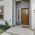 New Luxurious Double-Story Home Located In Highland Heights