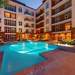 Downtown Living 1Br W/ Free Parking Garage