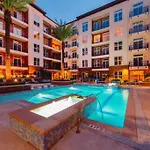 Downtown Living 1Br W/ Free Parking Garage
