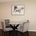 2 Bdr With Workspace & Patio In Montrose