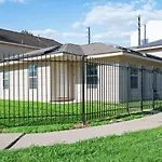 Pristine & Exquisitely Designed Apt 7 Min From Tx Med Center