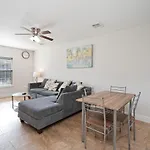 Pristine & Exquisitely Designed Apt 7 Min From Tx Med Center