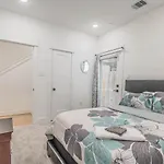 Cozy Duplex Mins To Dt/ Mctr, Free Wi-Fi/ Parking