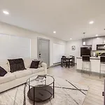 Trendy Midtown Apt, Walk To Shops & Sites, Pets Ok