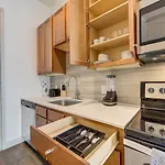 Trendy Downtown 1Bd/Freeparking/Wi-Fi/Pool