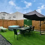 Blissful Getaway Home With Hot Tub & Backyard Near Downtown