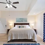 Lucky House - Tranquility In The Middle Of Houston - Tv In Every Room - 300 M2