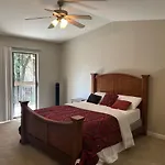 Lovely 1-Bedroom Townhome With Nice Amenities